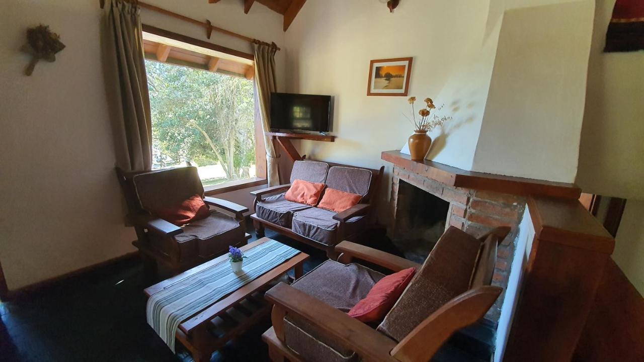 וילה לה אנגוסטרה Cabanas & Aparts Lancuyen, Villa De Montana מראה חיצוני תמונה