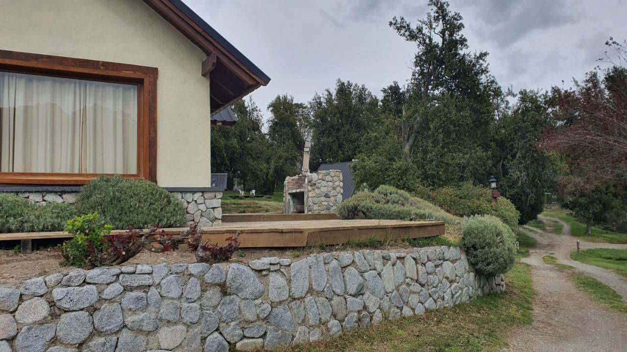 וילה לה אנגוסטרה Cabanas & Aparts Lancuyen, Villa De Montana מראה חיצוני תמונה