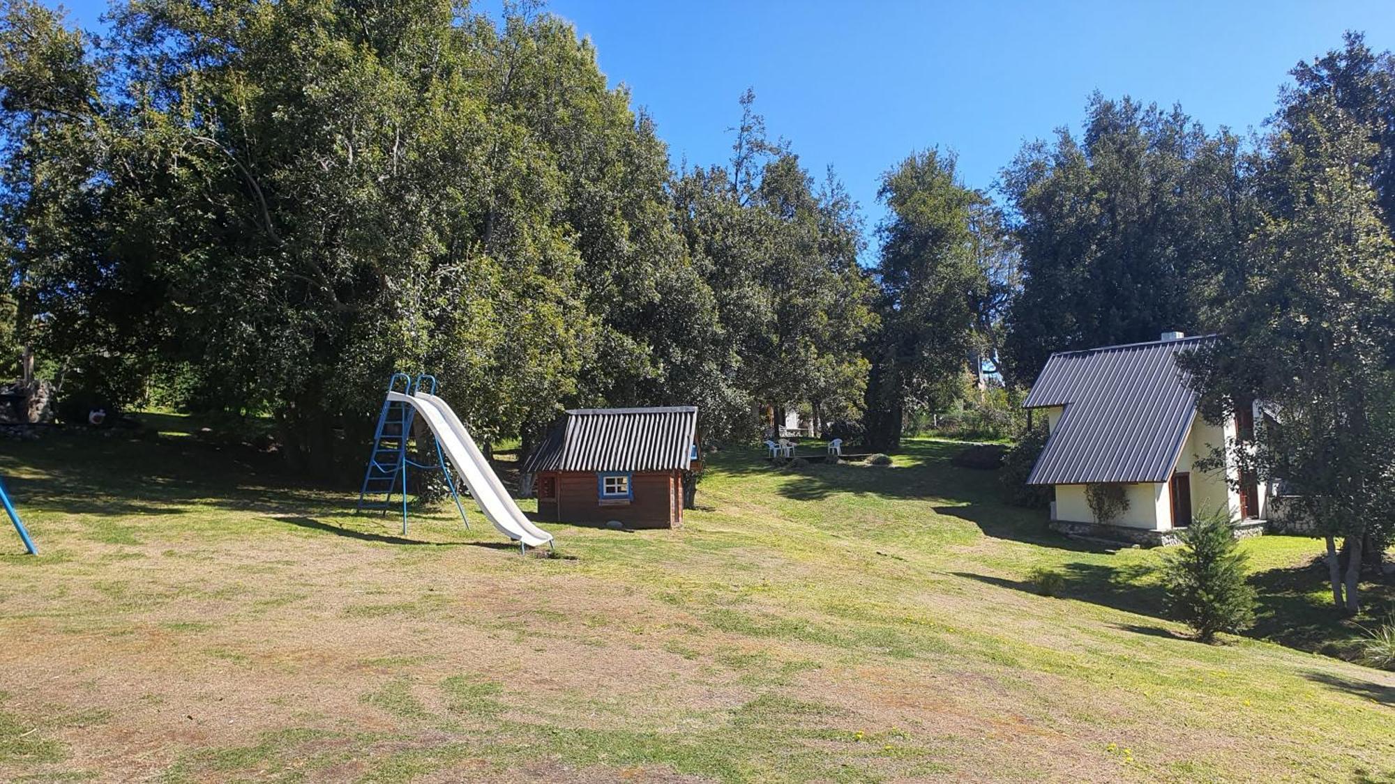 וילה לה אנגוסטרה Cabanas & Aparts Lancuyen, Villa De Montana מראה חיצוני תמונה
