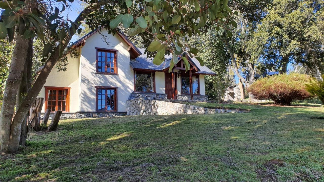 וילה לה אנגוסטרה Cabanas & Aparts Lancuyen, Villa De Montana מראה חיצוני תמונה