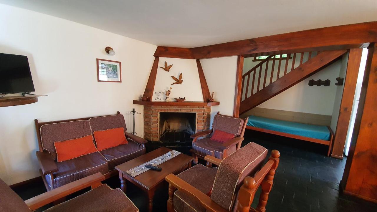 וילה לה אנגוסטרה Cabanas & Aparts Lancuyen, Villa De Montana מראה חיצוני תמונה