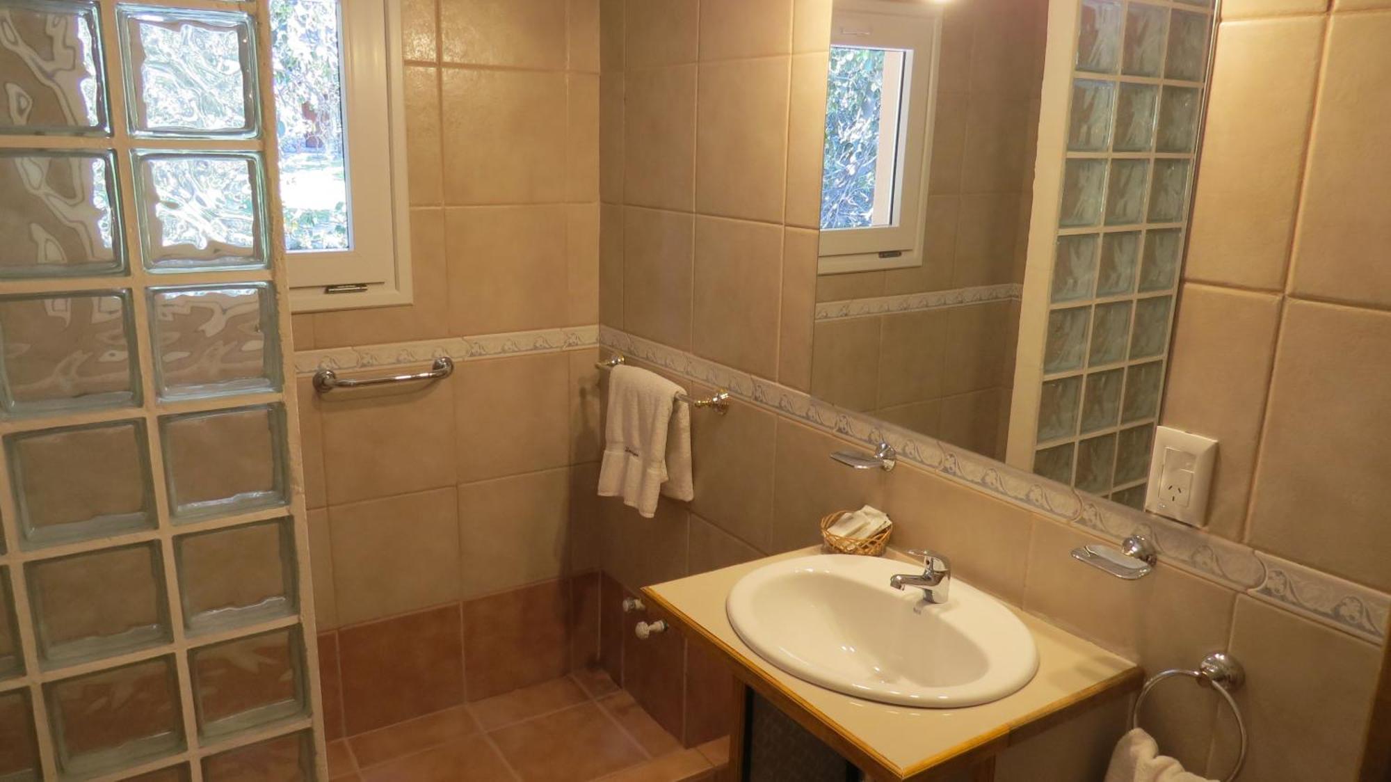 וילה לה אנגוסטרה Cabanas & Aparts Lancuyen, Villa De Montana מראה חיצוני תמונה