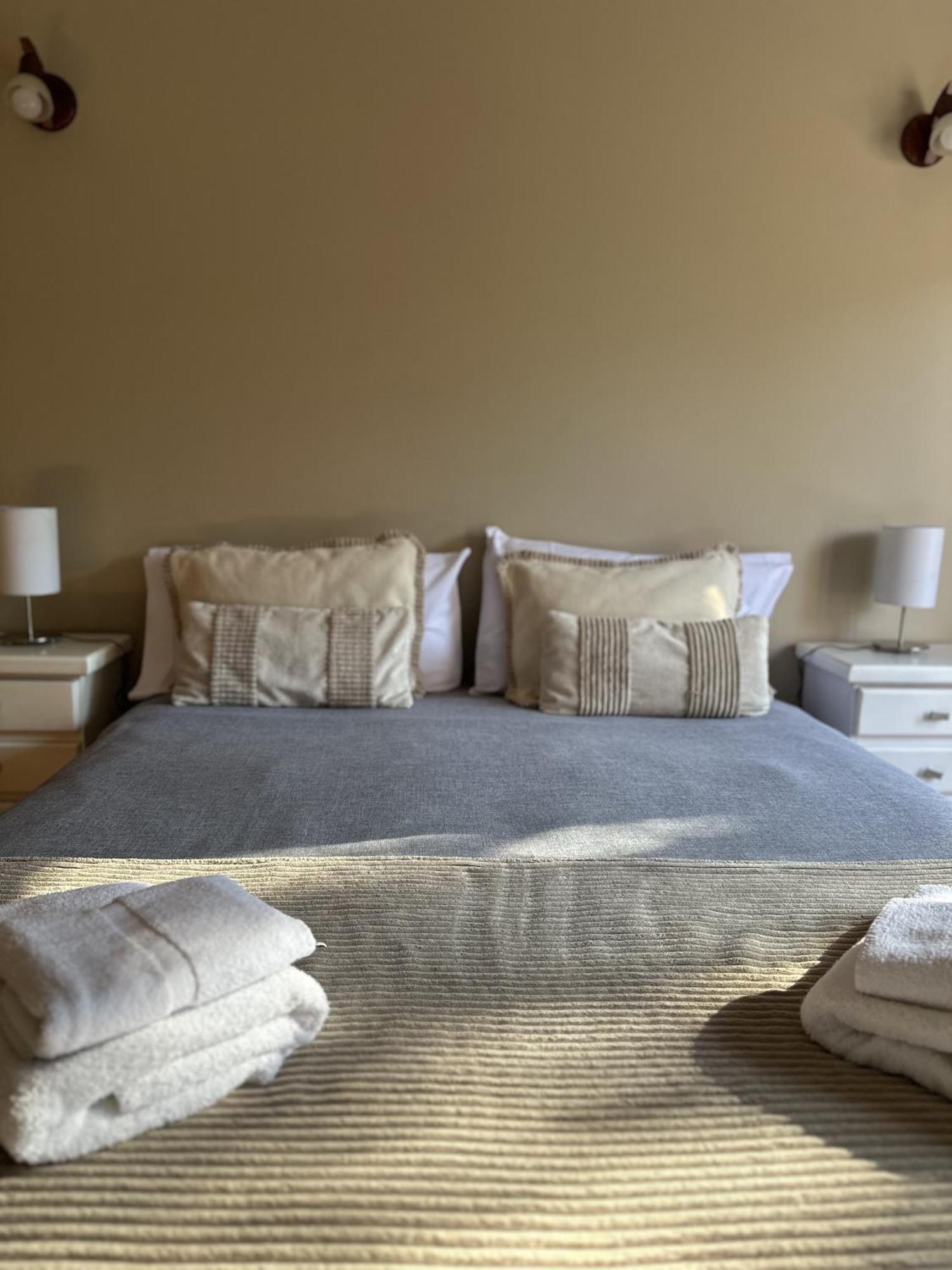 וילה לה אנגוסטרה Cabanas & Aparts Lancuyen, Villa De Montana מראה חיצוני תמונה